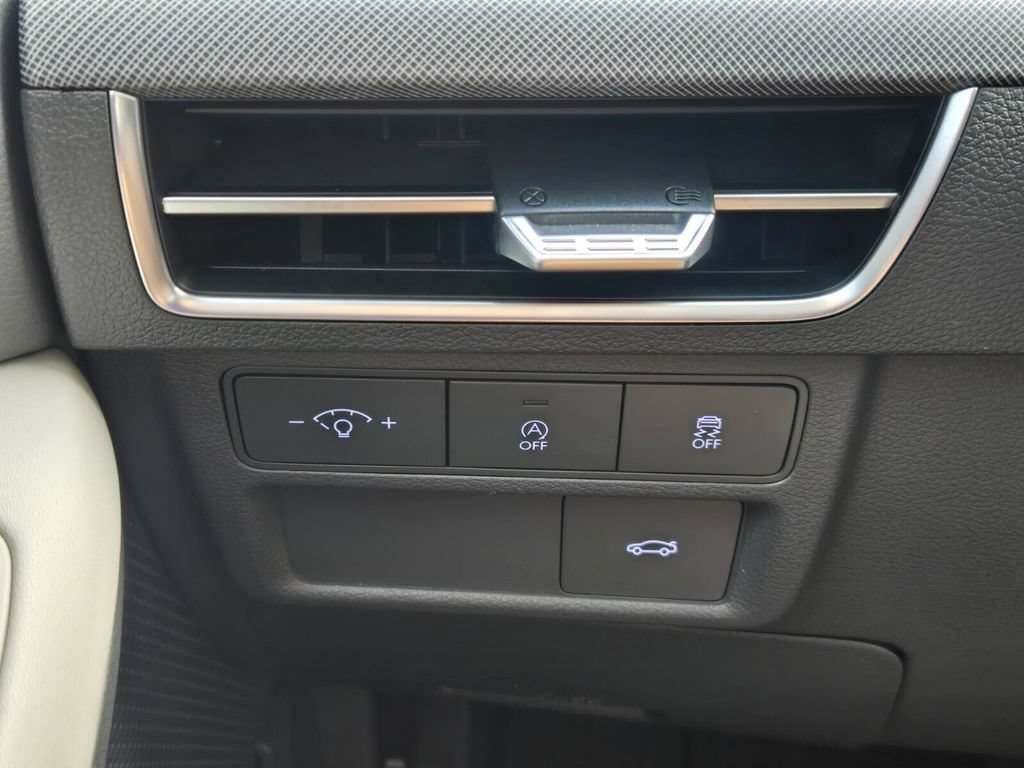 Certified 2025 Hyundai Sonata SE FWD image 29