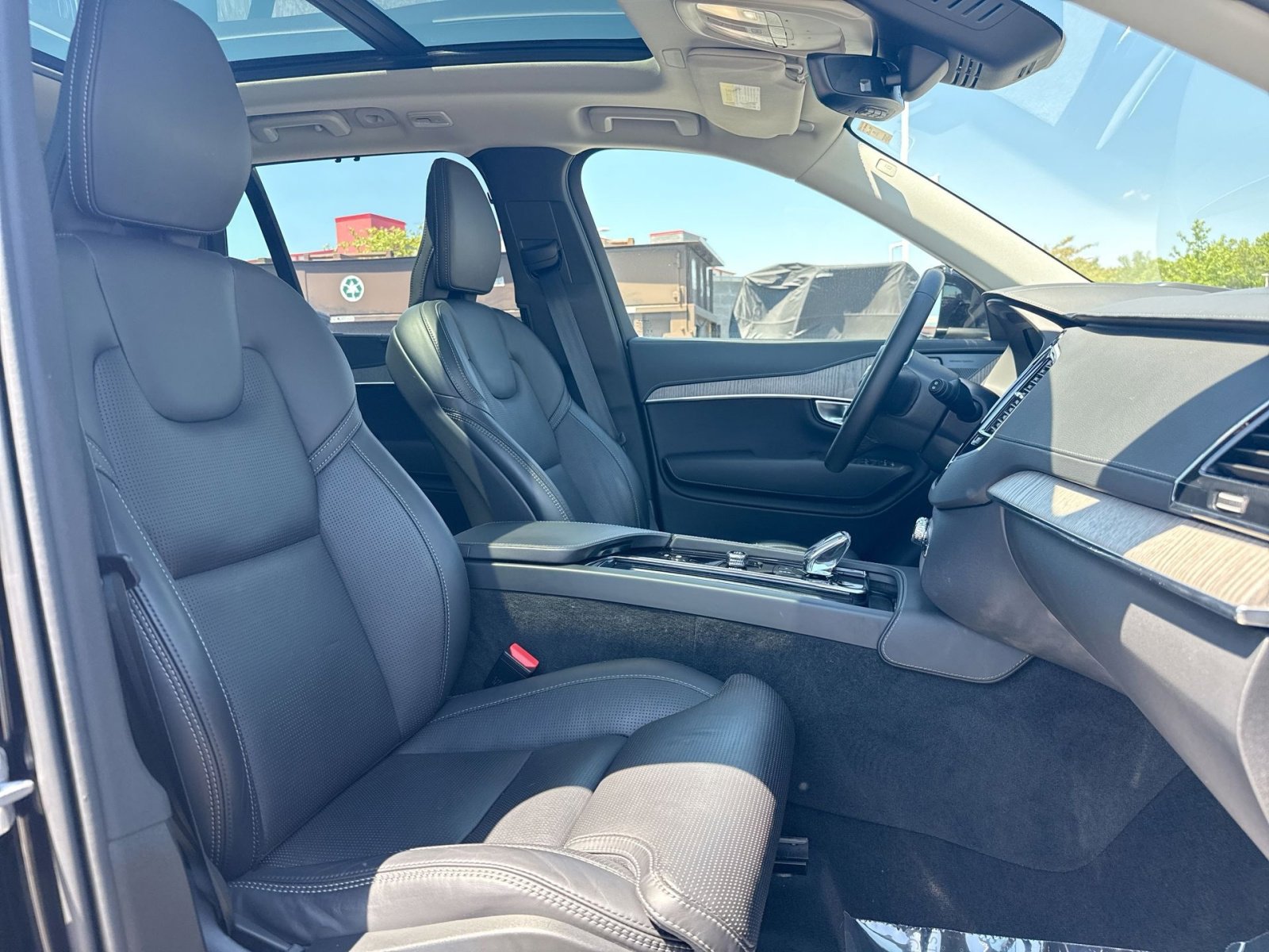 Certified 2024 Volvo XC90 B6 Ultimate AWD/4WD image 28