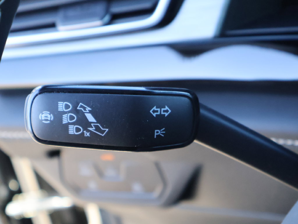 Certified 2024 Volkswagen Atlas Cross Sport SE w/ Panoramic Sunroof Package AWD/4WD image 30