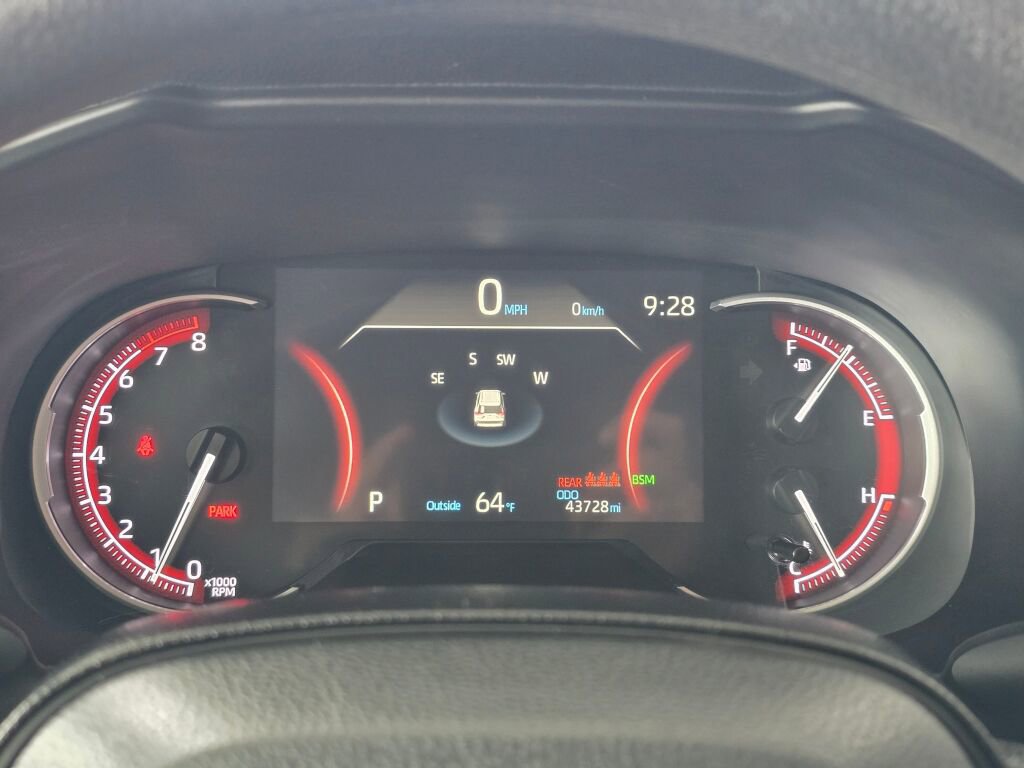 Used 2025 Toyota RAV4 XLE AWD/4WD image 27