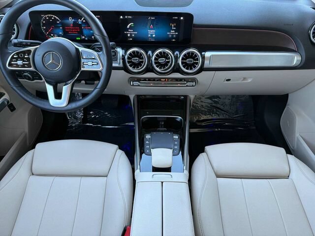 Certified 2023 Mercedes-Benz EQB 300 4MATIC w/ Exclusive Package image 17