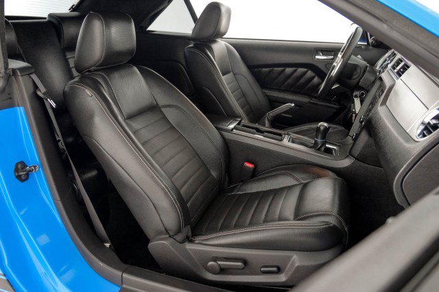 Used 2010 Ford Mustang GT Premium RWD image 30