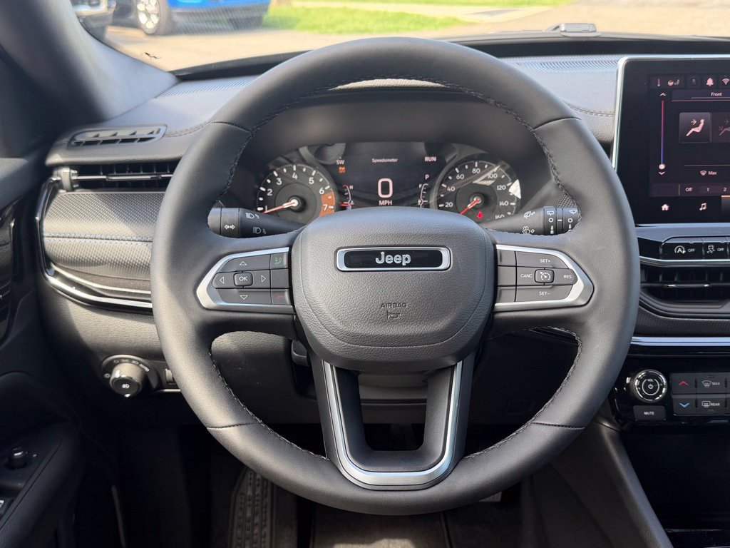 New 2026 Jeep Compass Latitude AWD/4WD image 39