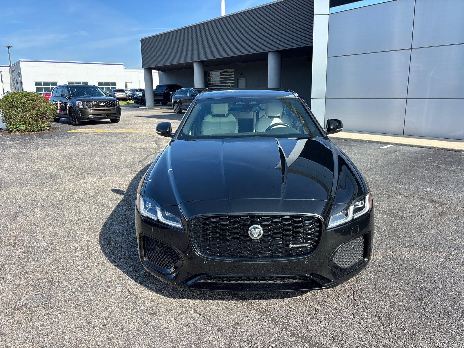 Used 2024 Jaguar XF R-Dynamic SE AWD/4WD image 2