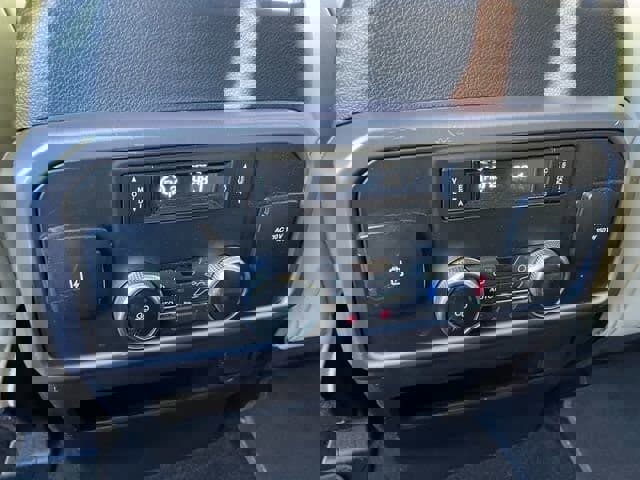 Used 2020 Ford Expedition Platinum image 29