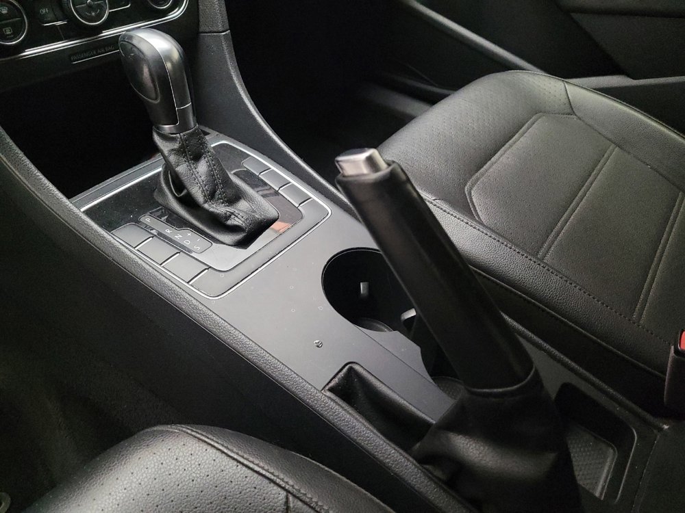 Used 2017 Volkswagen Passat 1.8T R-Line image 26