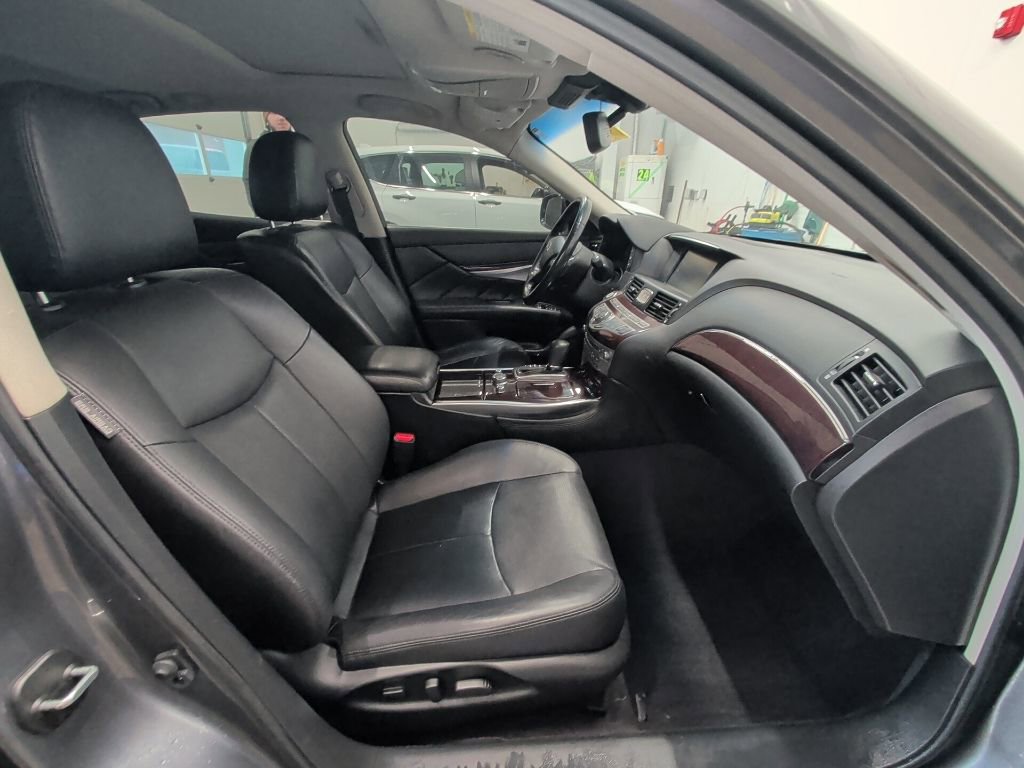 Used 2016 INFINITI Q70 3.7 AWD/4WD image 15