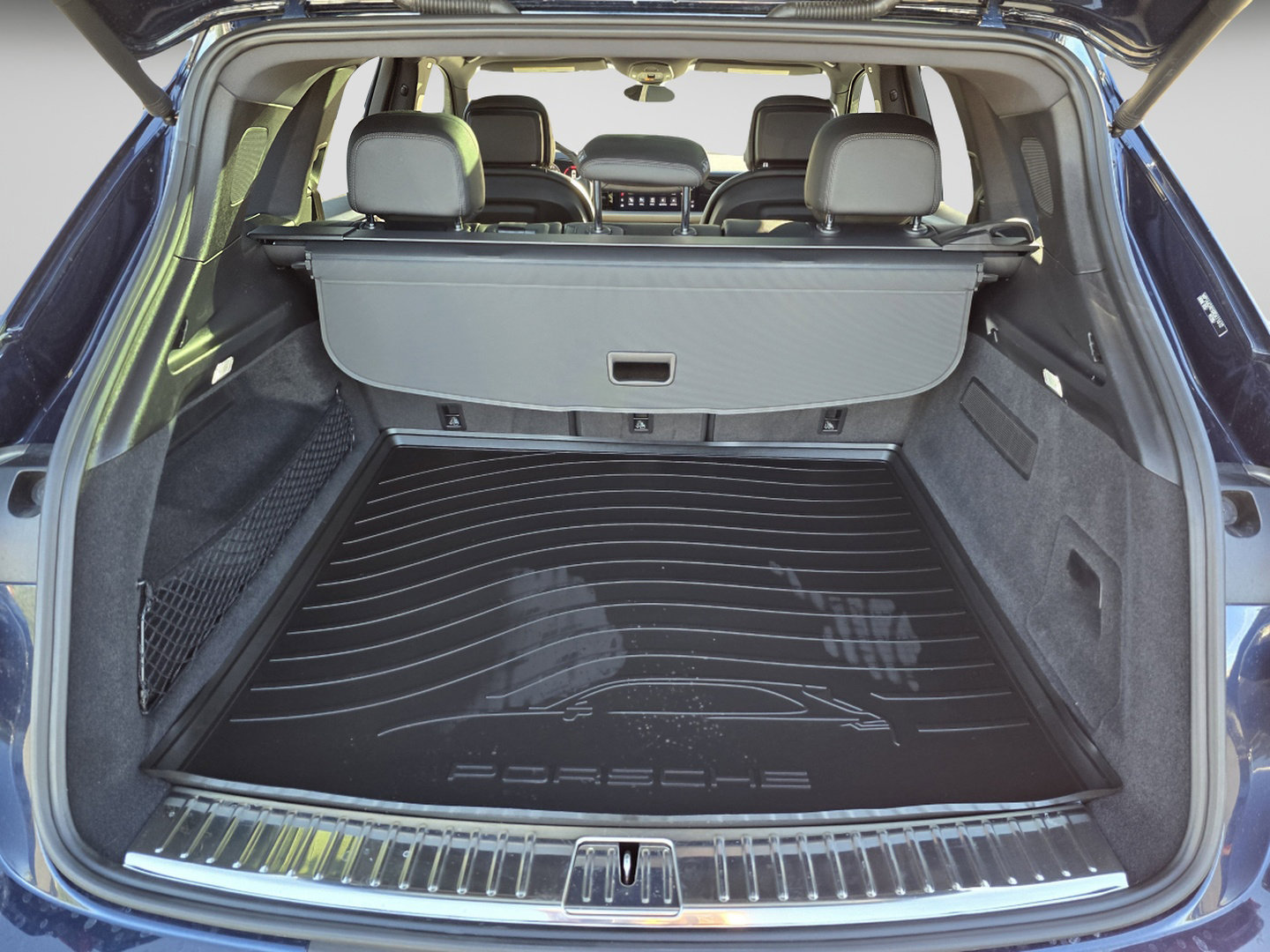 Used 2024 Porsche Cayenne AWD/4WD image 26