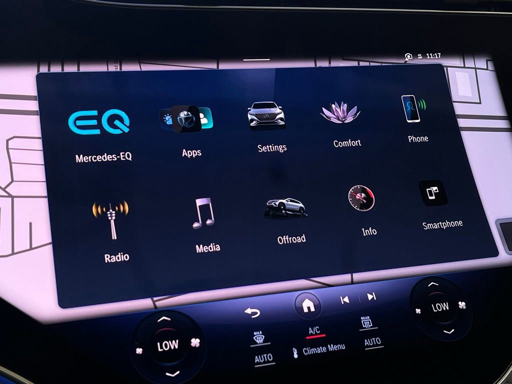 Used 2023 Mercedes-Benz EQS 580 4MATIC SUV w/ Exclusive Trim Package image 25