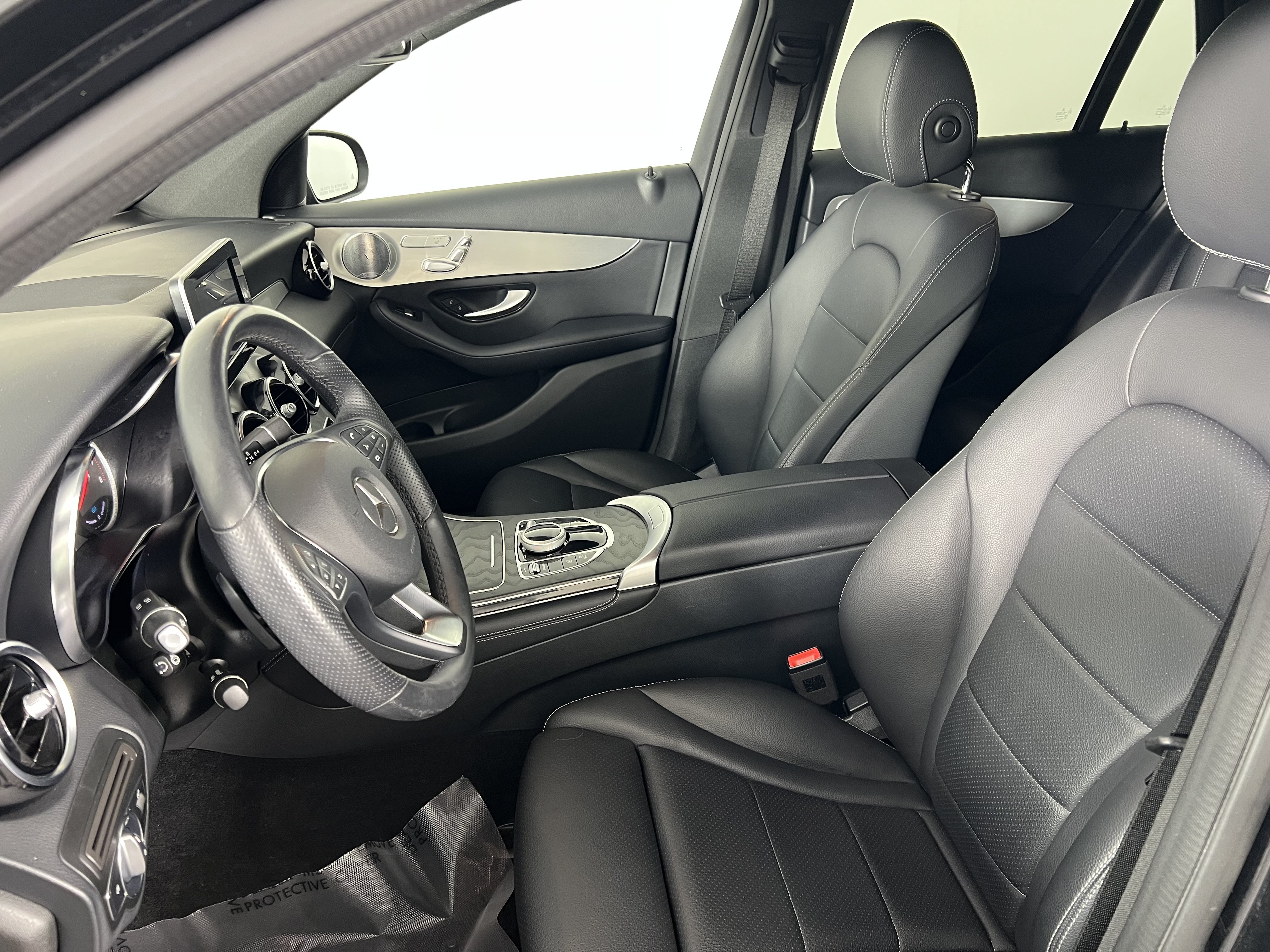 Used 2019 Mercedes-Benz GLC 350e 4MATIC image 17
