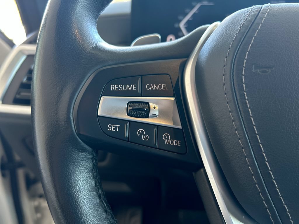 Used 2025 BMW X5 xDrive50e AWD/4WD image 17