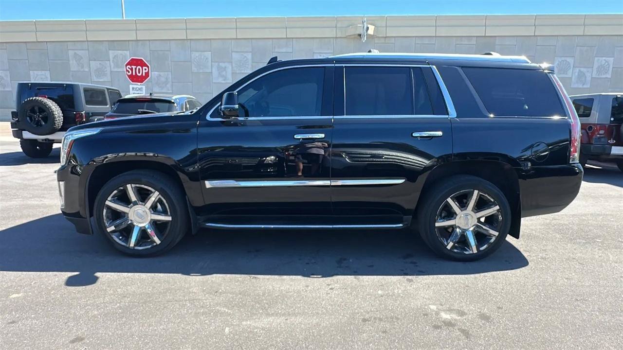 Used 2015 Cadillac Escalade Luxury AWD/4WD image 15