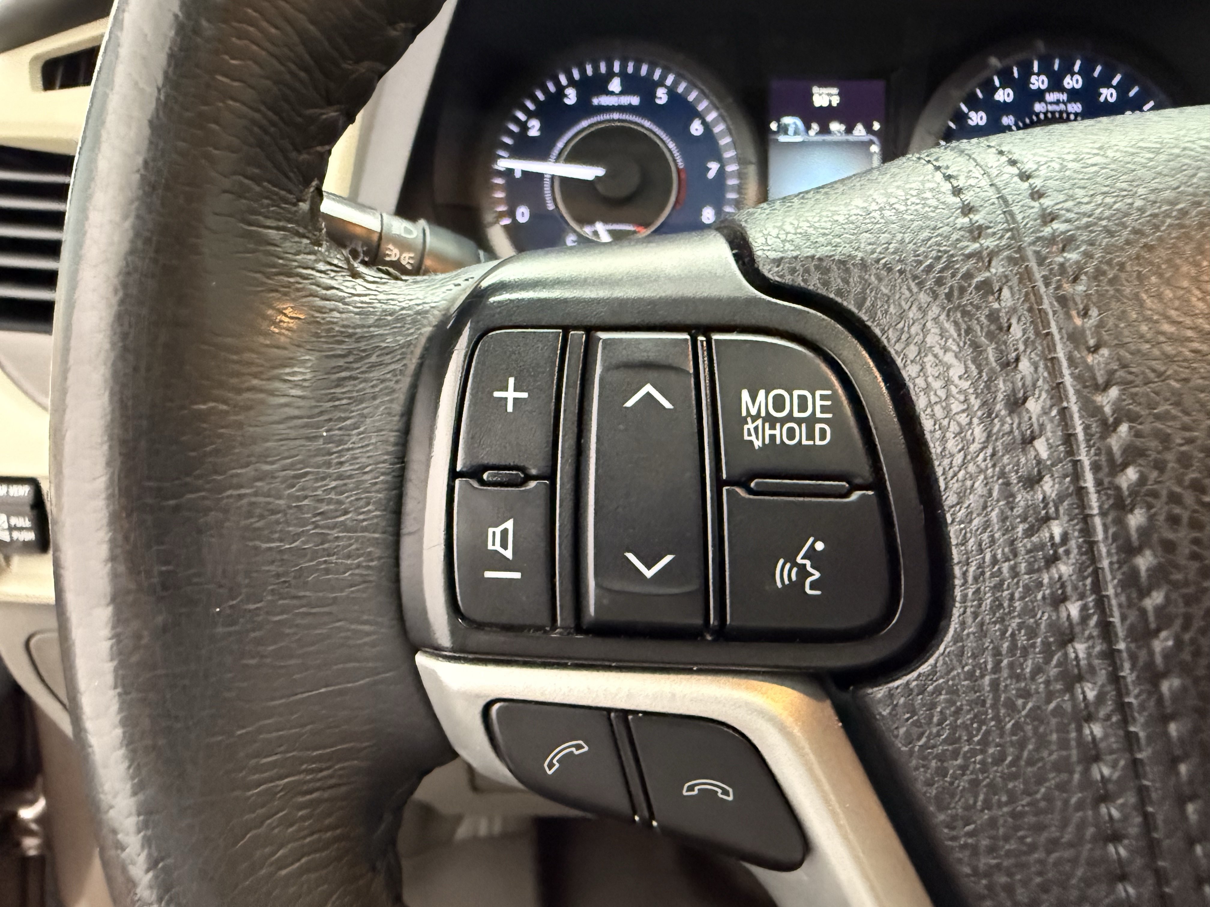 Used 2020 Toyota Sienna XLE FWD image 16