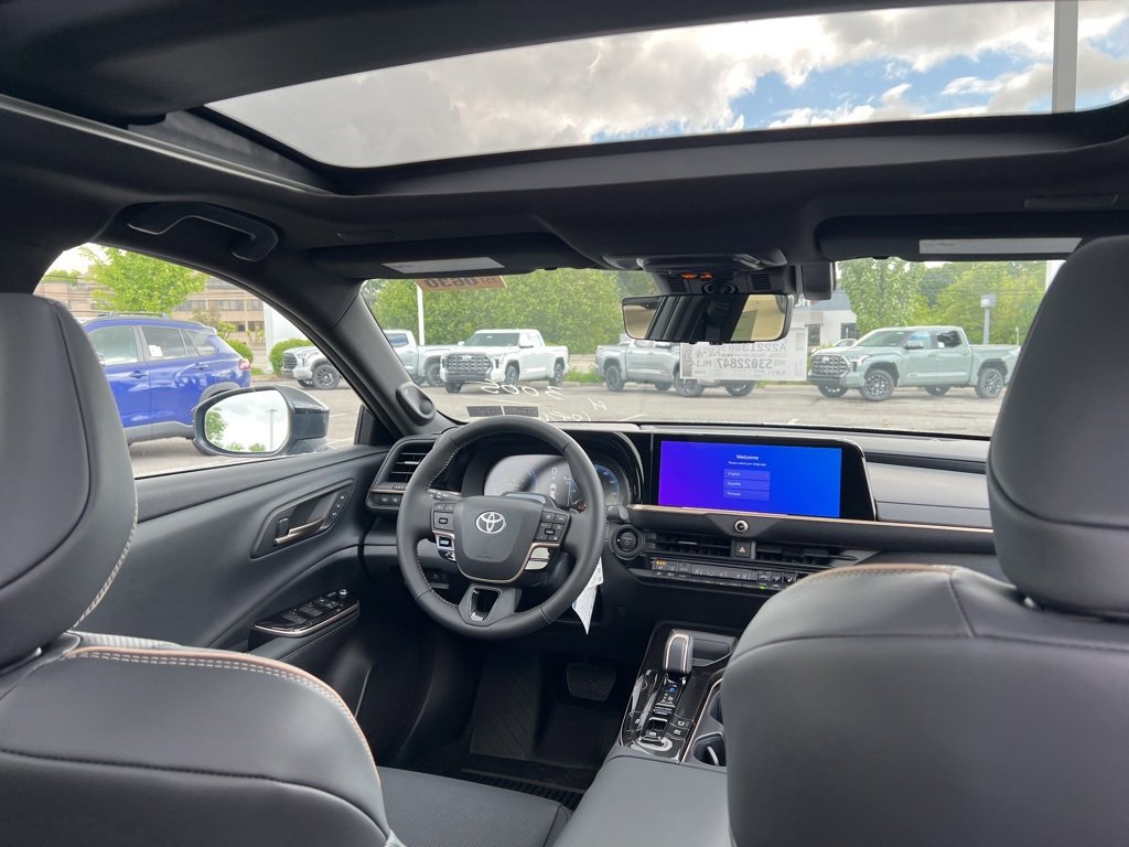 New 2025 Toyota Crown Signia image 10