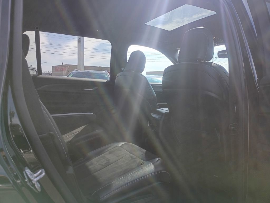 Used 2023 Jeep Grand Cherokee L Laredo image 16