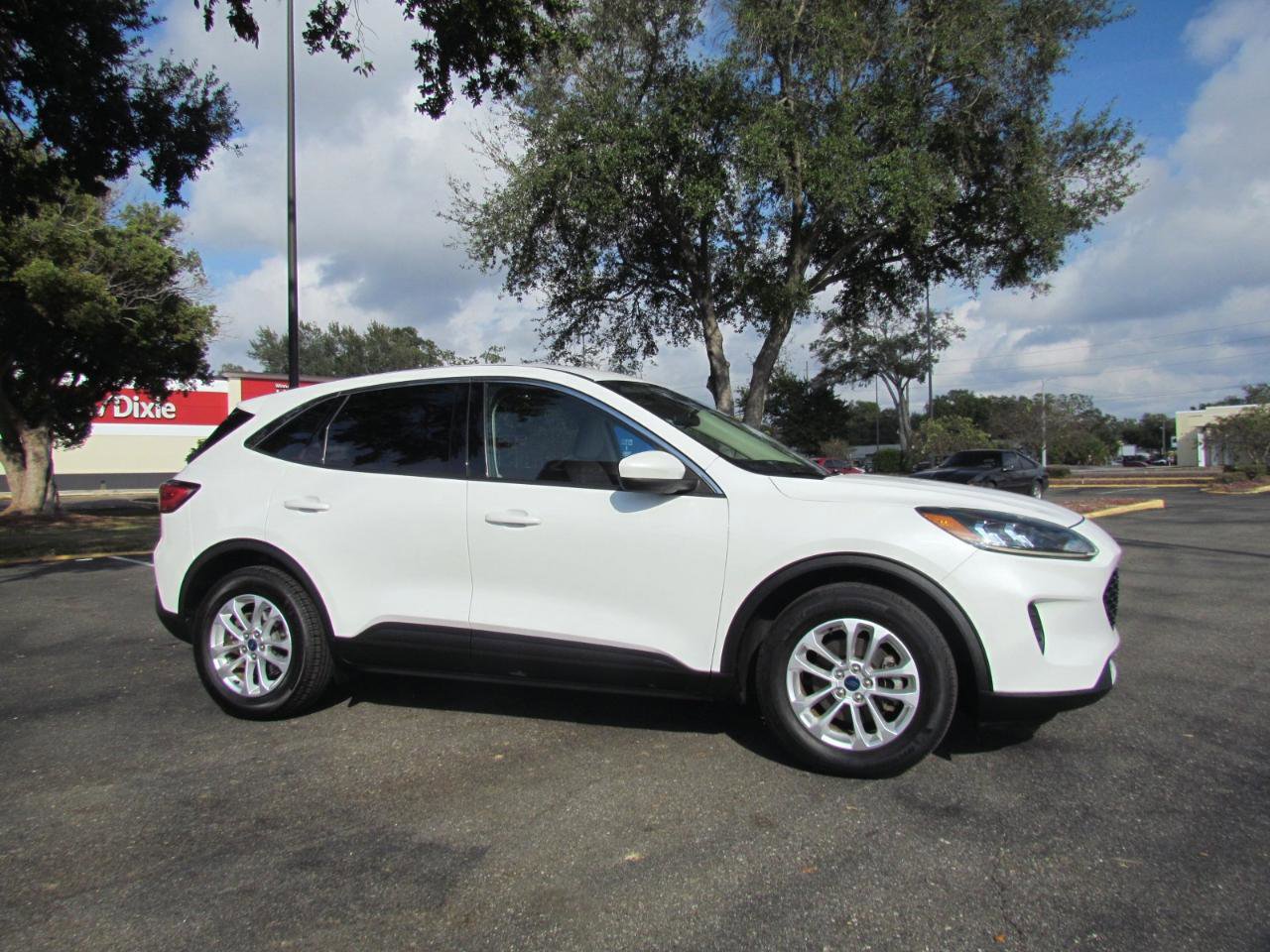 Used 2020 Ford Escape SE FWD image 13