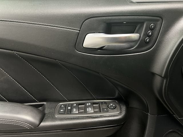 Used 2022 Dodge Charger R/T w/ Plus Group RWD image 23