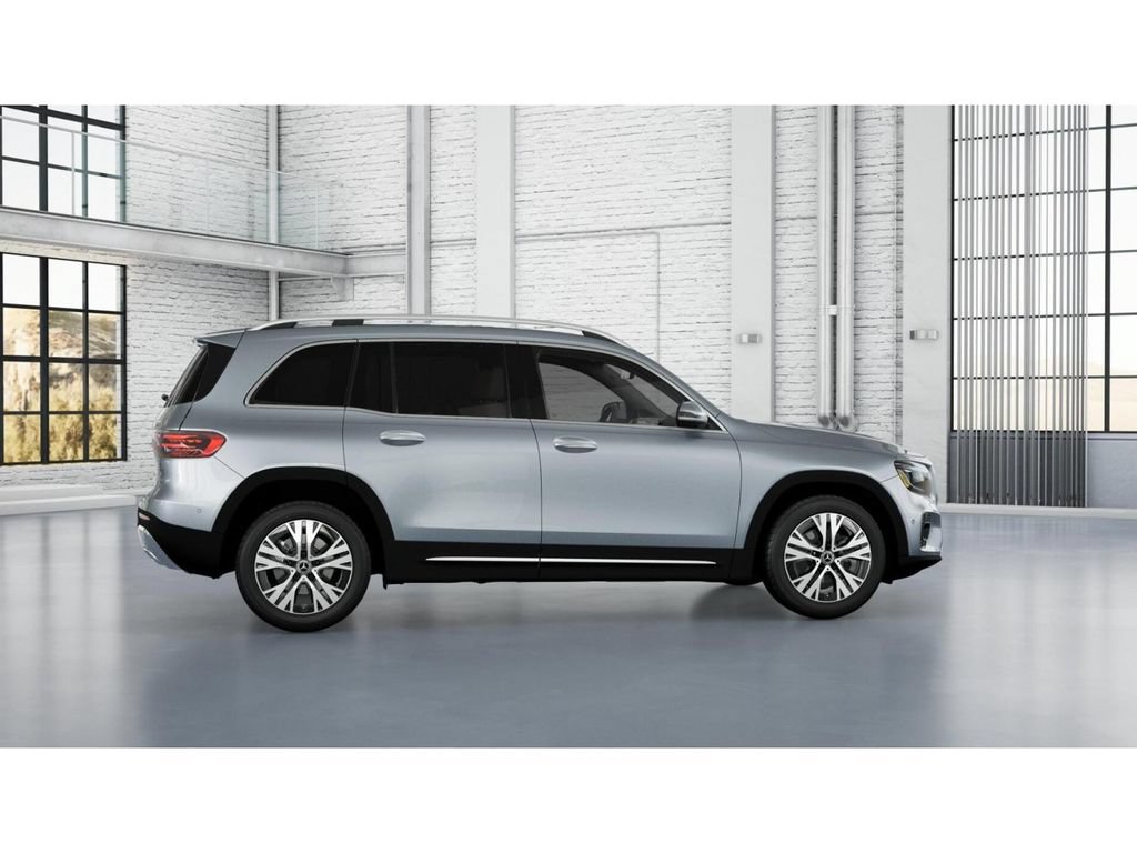 Used 2026 Mercedes-Benz GLB 250 4MATIC image 17