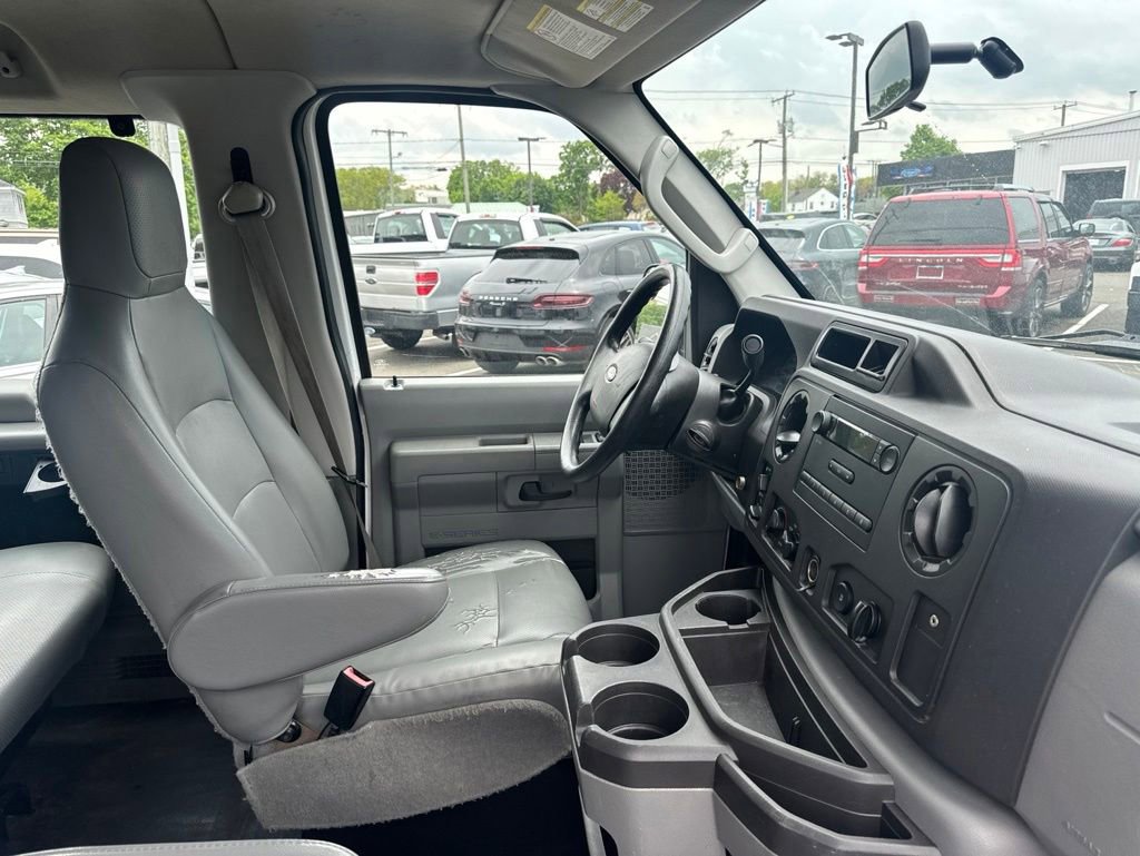 Used 2014 Ford E-350 and Econoline 350 XL w/ Power Windows & Locks Group RWD image 33