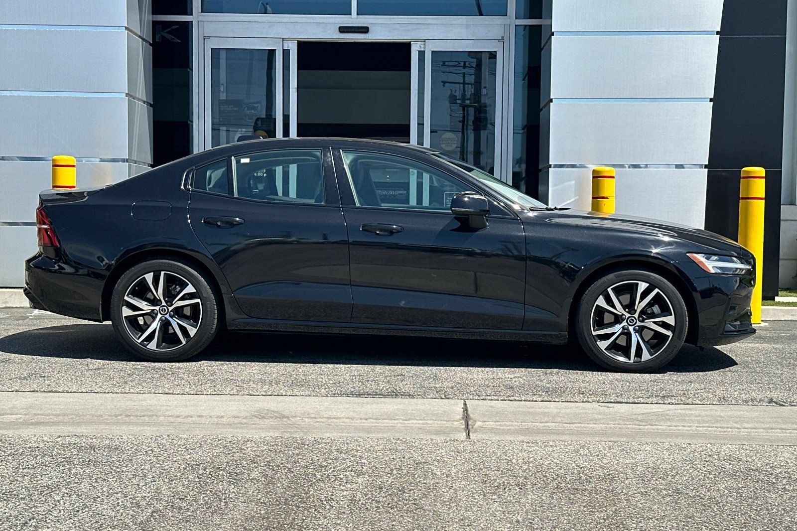 Used 2024 Volvo S60 B5 Core FWD image 3