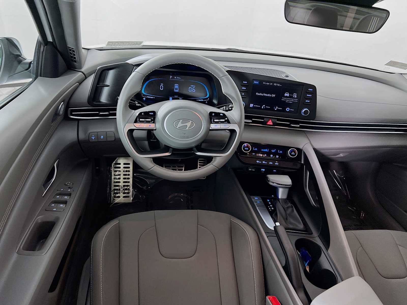 Certified 2025 Hyundai Elantra Sport FWD image 21