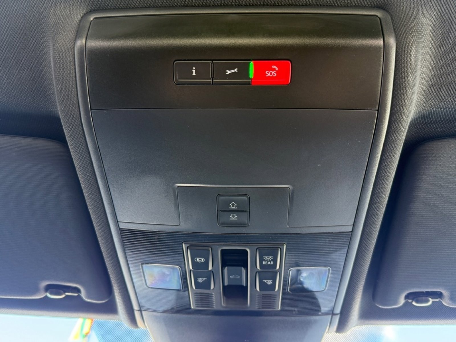 Used 2022 Volkswagen Atlas Cross Sport SEL Premium R-Line image 32