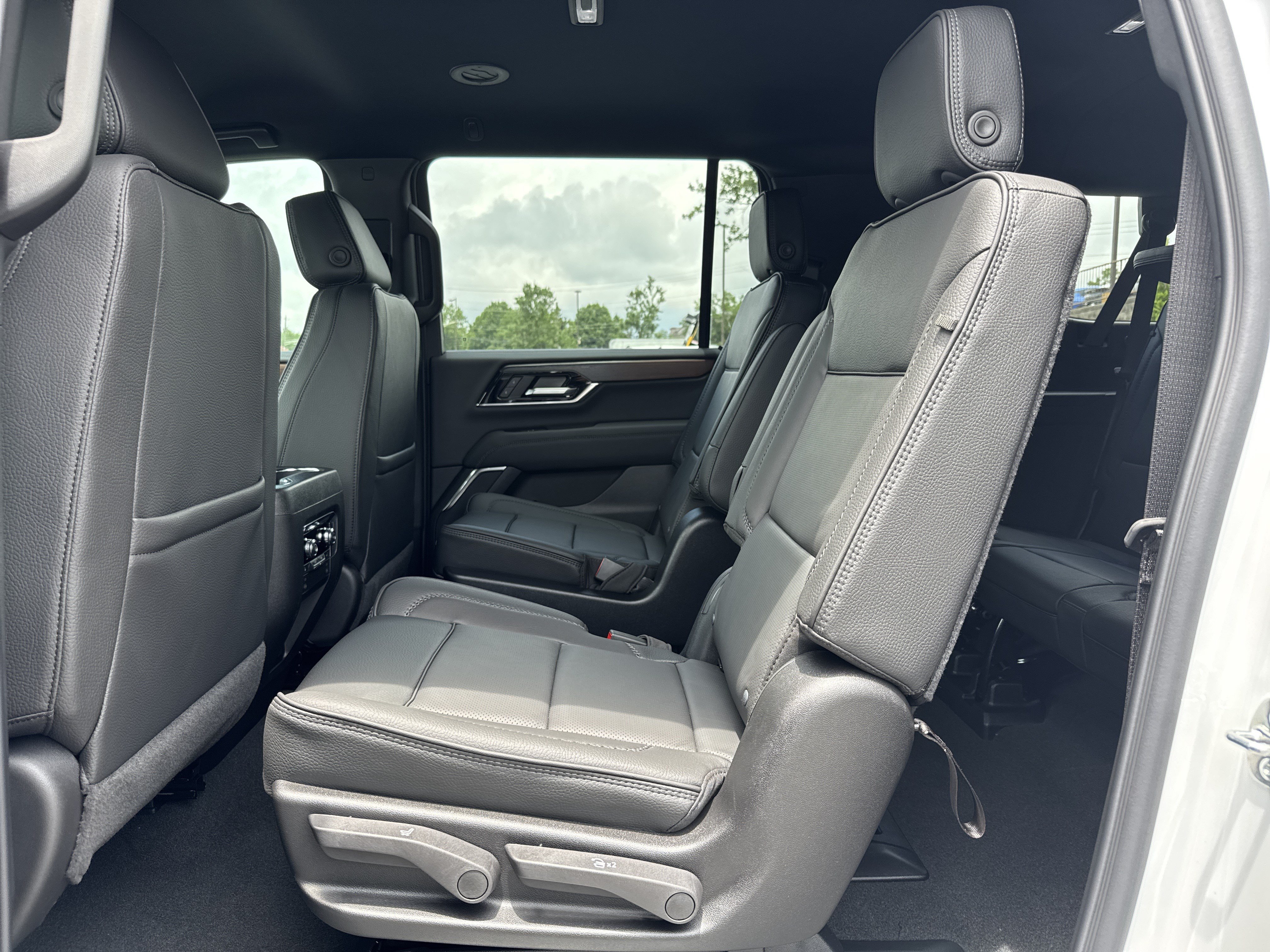 New 2026 GMC Yukon XL Denali AWD/4WD image 28