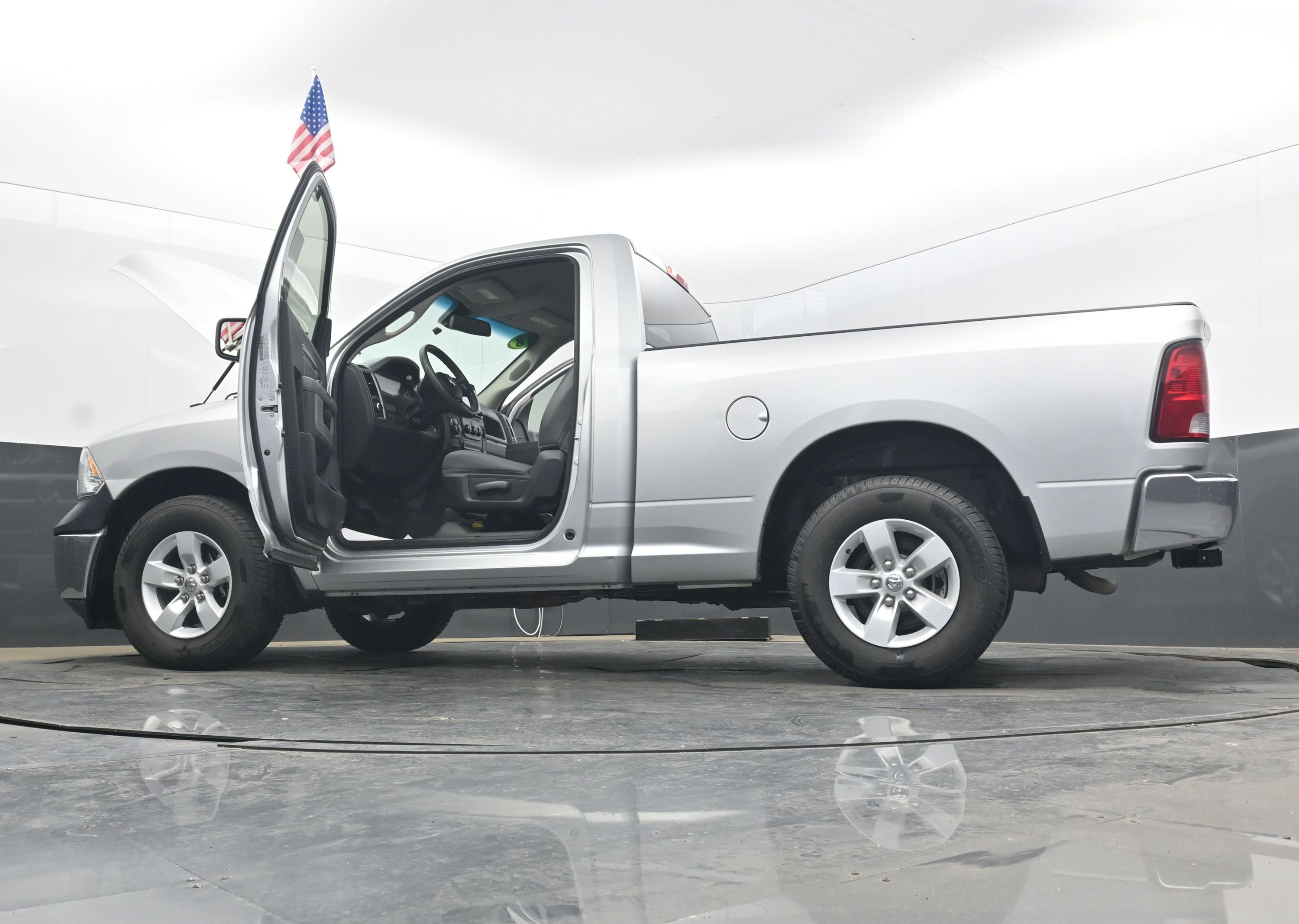 Used 2018 RAM 1500 Tradesman w/ Power & Remote Entry Group image 35