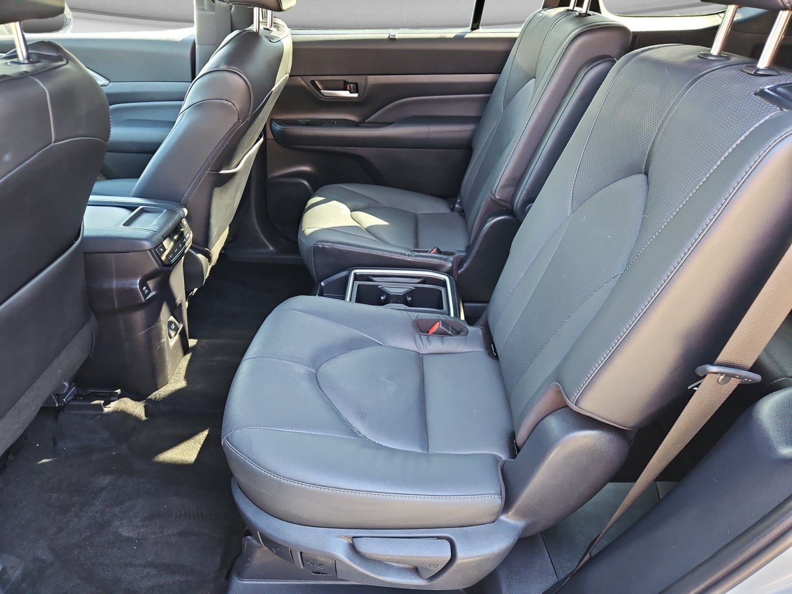 Used 2025 Toyota Grand Highlander AWD Hybrid image 14