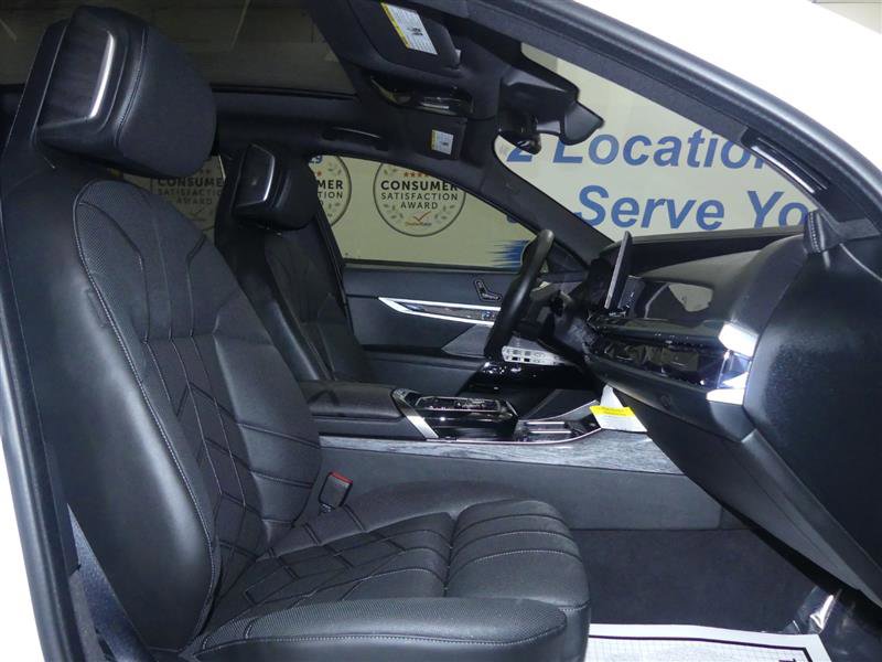 Used 2023 BMW i7 xDrive60 image 8