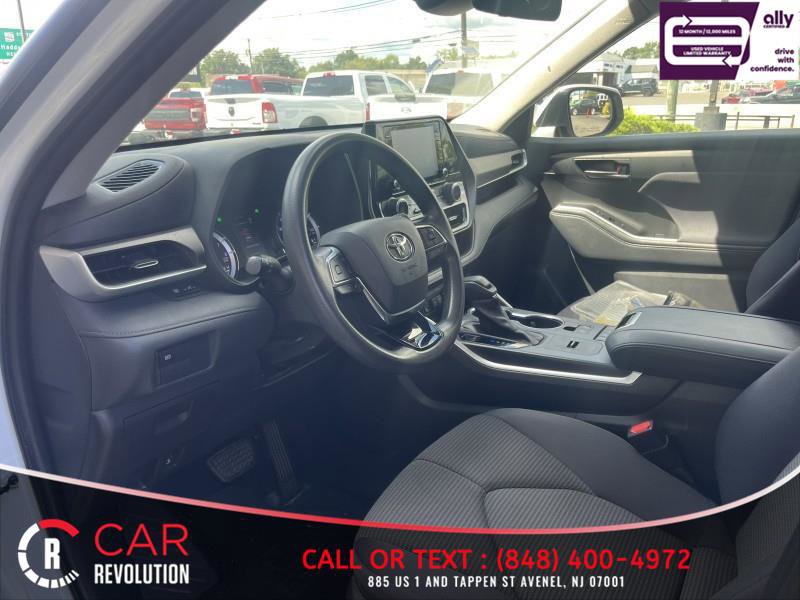 Used 2021 Toyota Highlander L FWD image 13