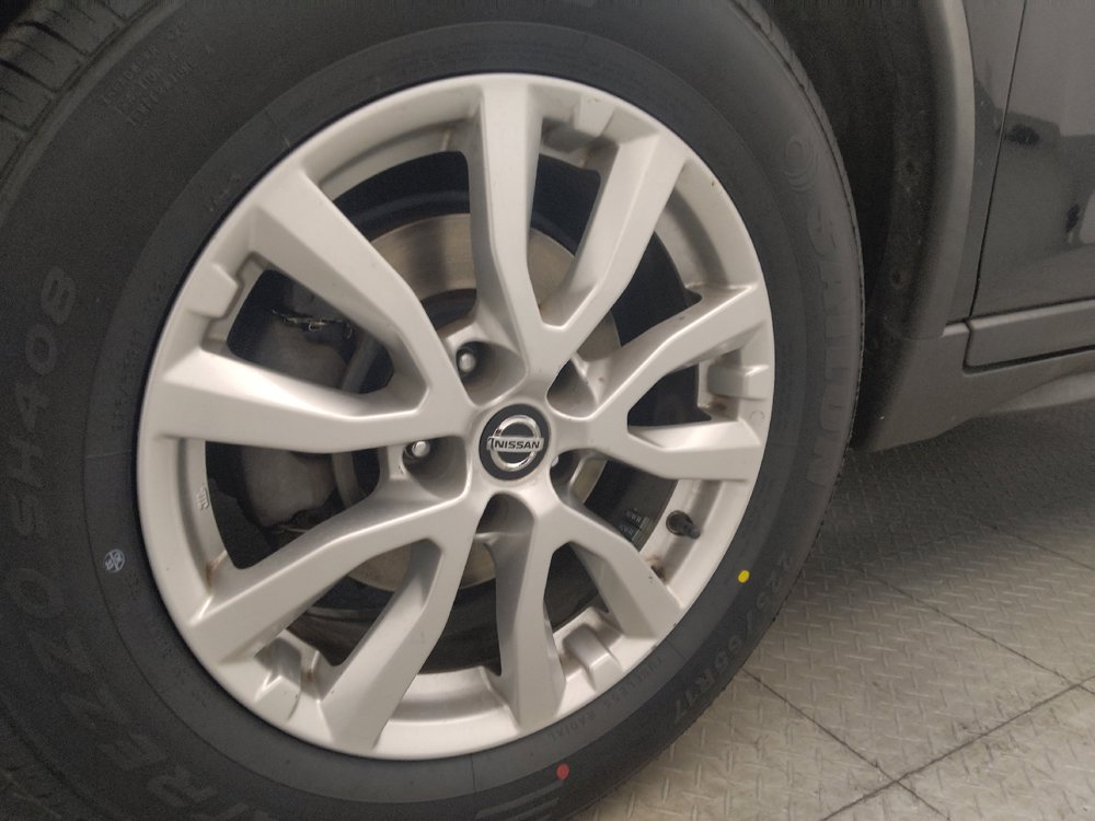 Used 2020 Nissan Rogue SV FWD image 31