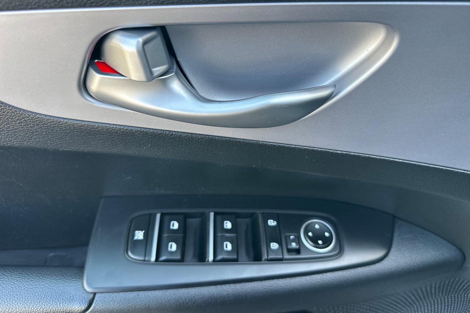 Used 2024 Kia Forte LXS FWD image 11