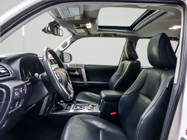 Used 2020 Toyota 4Runner Limited AWD/4WD image 9