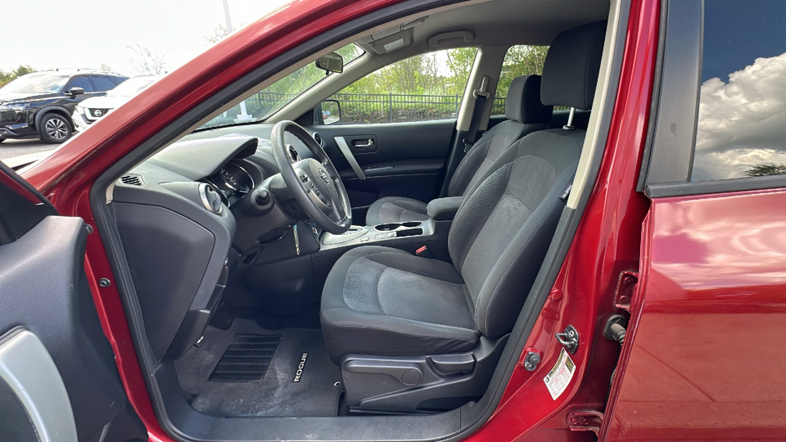 Used 2015 Nissan Rogue S w/ Convenience Package image 12