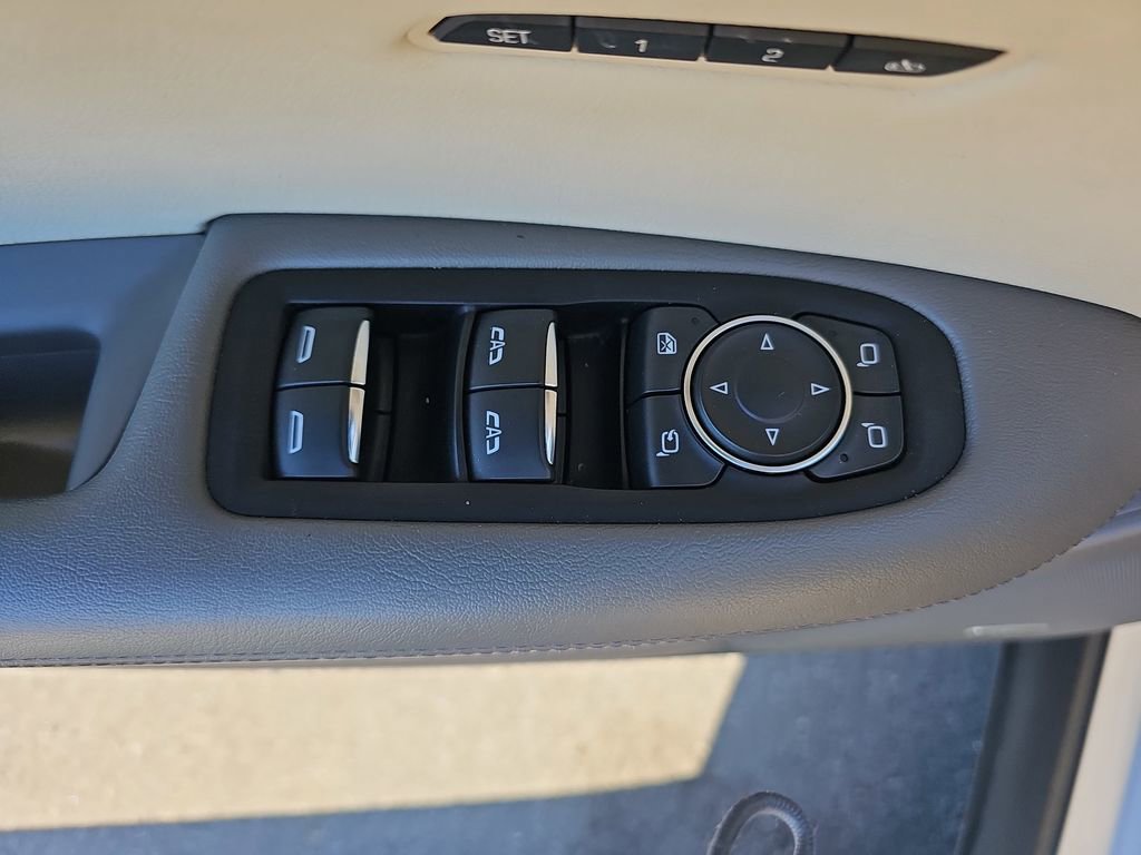 Used 2017 Cadillac XT5 Luxury w/ Driver Awareness Package image 32