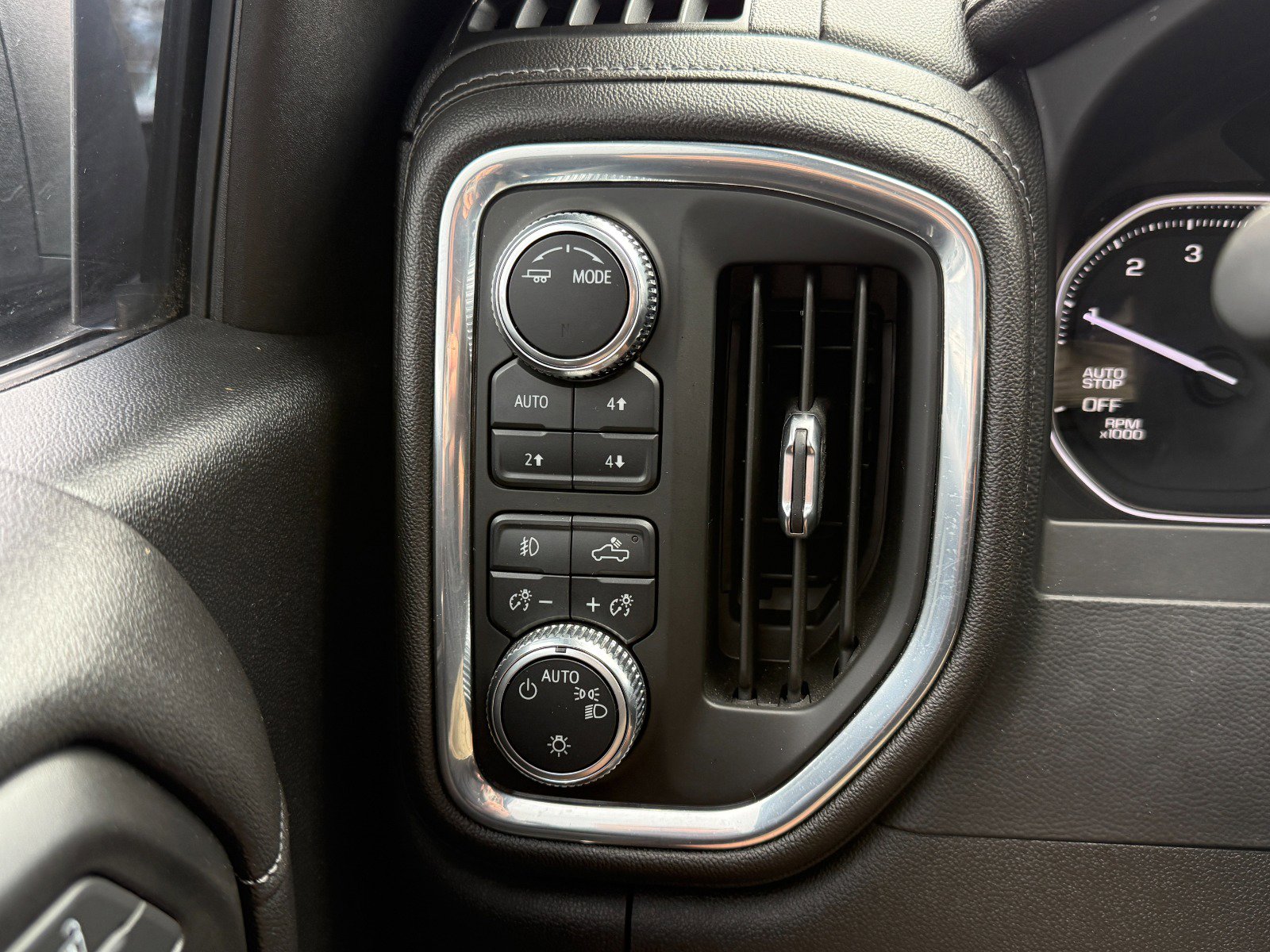 Used 2021 GMC Sierra 1500 Elevation w/ X31 Off-Road Package AWD/4WD image 29