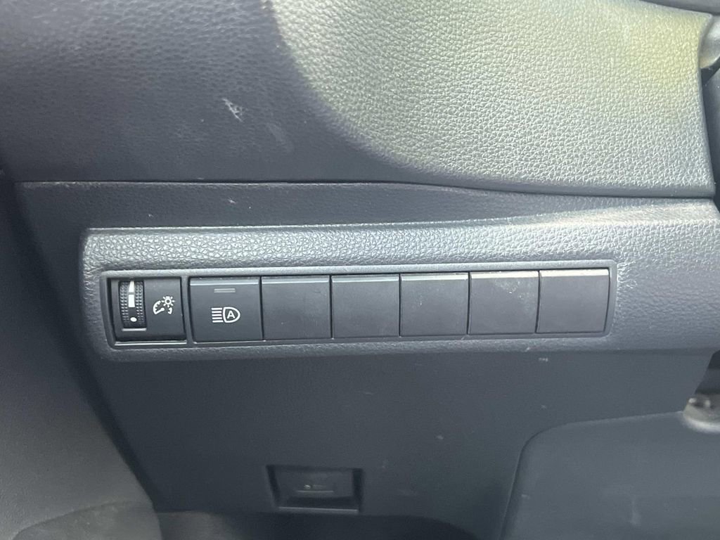 Used 2020 Toyota Corolla SE w/ SE Premium Package image 23
