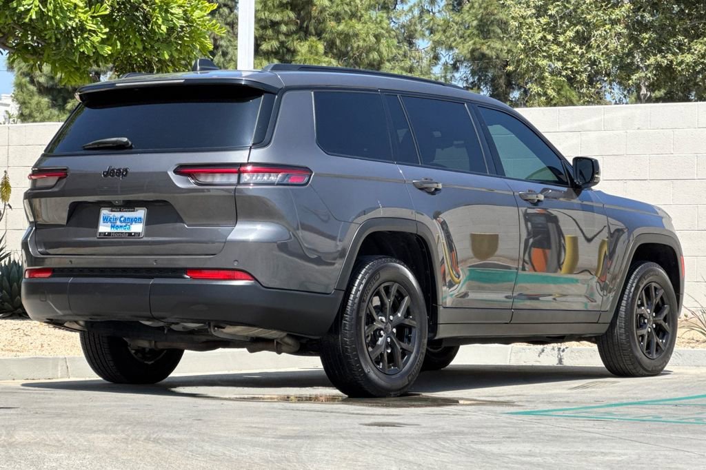 Used 2022 Jeep Grand Cherokee L Laredo AWD/4WD image 7