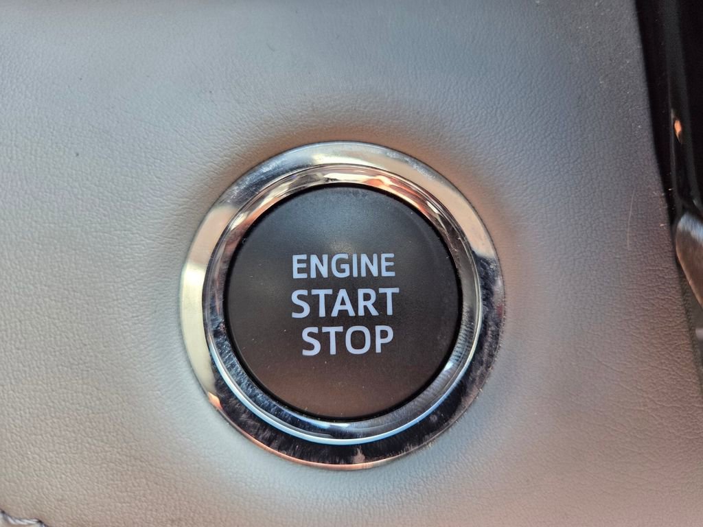 Used 2022 Toyota Highlander LE image 35