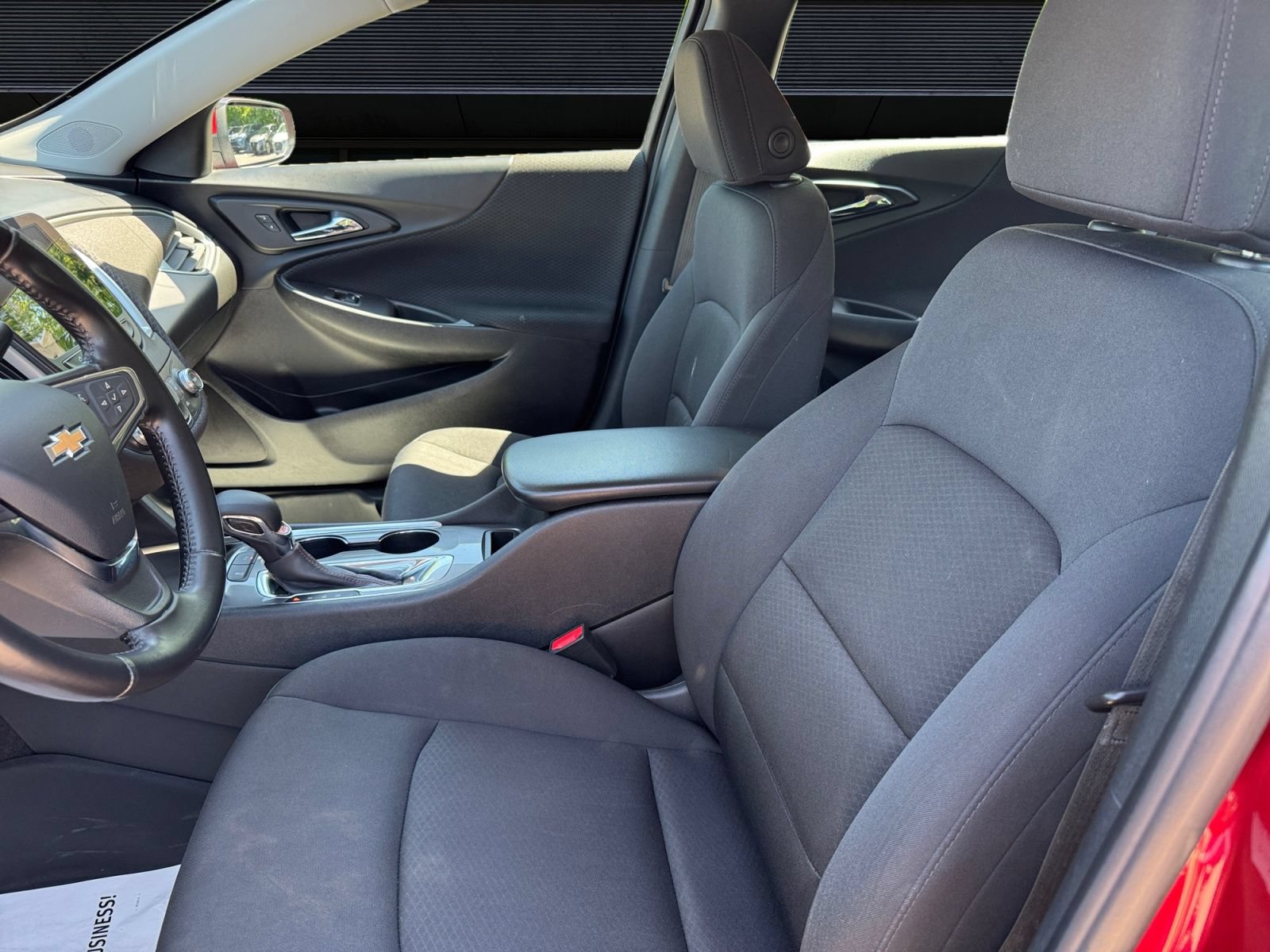 Used 2021 Chevrolet Malibu RS FWD image 2