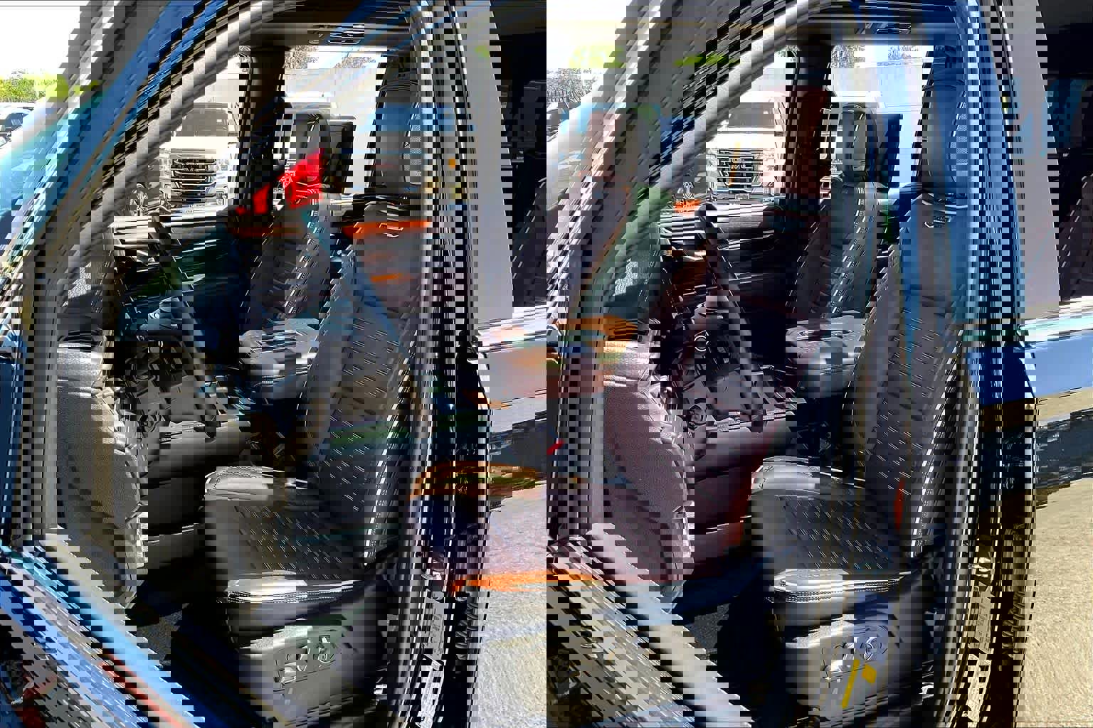 Used 2024 GMC Yukon XL Denali Ultimate image 8