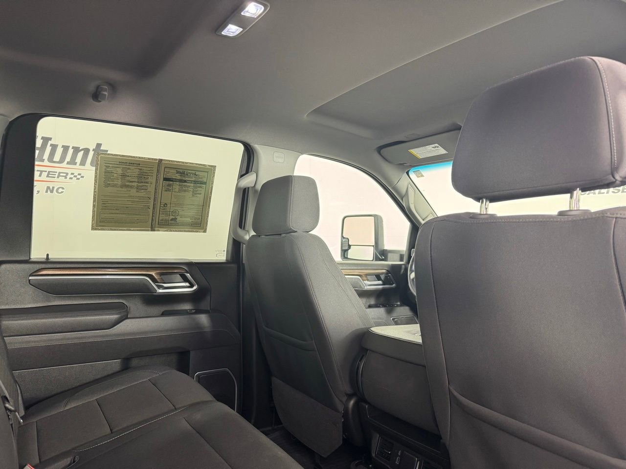 Used 2025 Chevrolet Silverado 2500 LT image 31