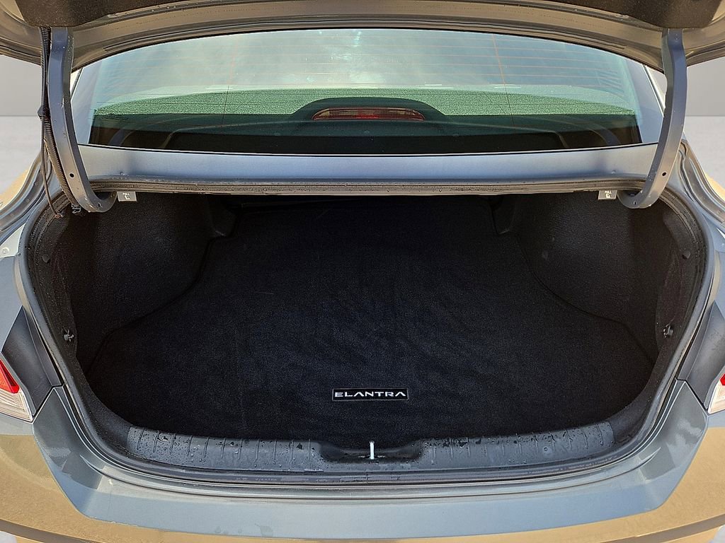 Used 2024 Hyundai Elantra SEL image 12