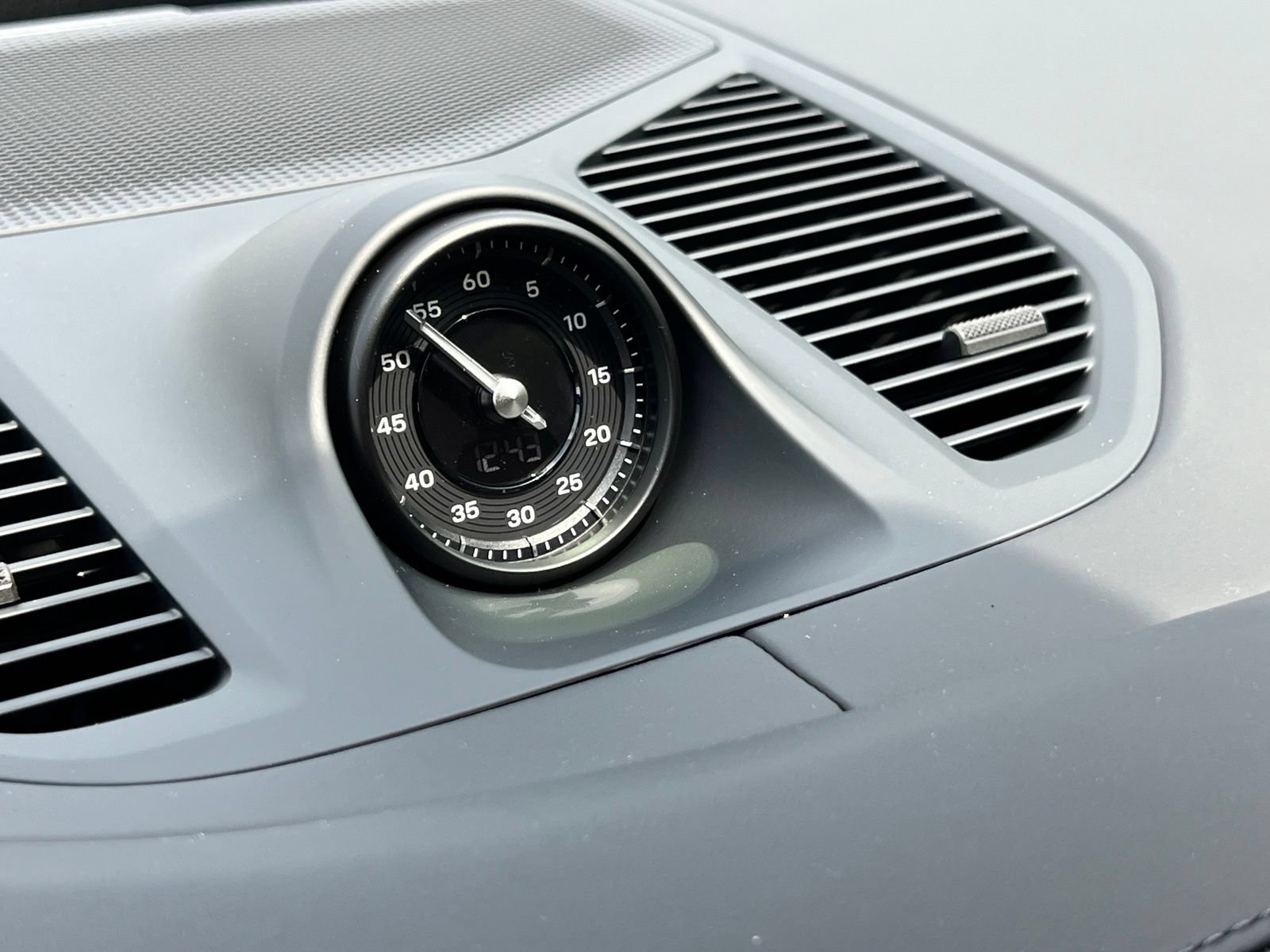 New 2026 Porsche Cayenne Coupe AWD/4WD image 28