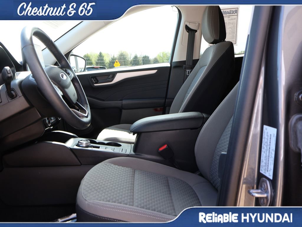 Used 2022 Ford Escape SE w/ Convenience Package image 24