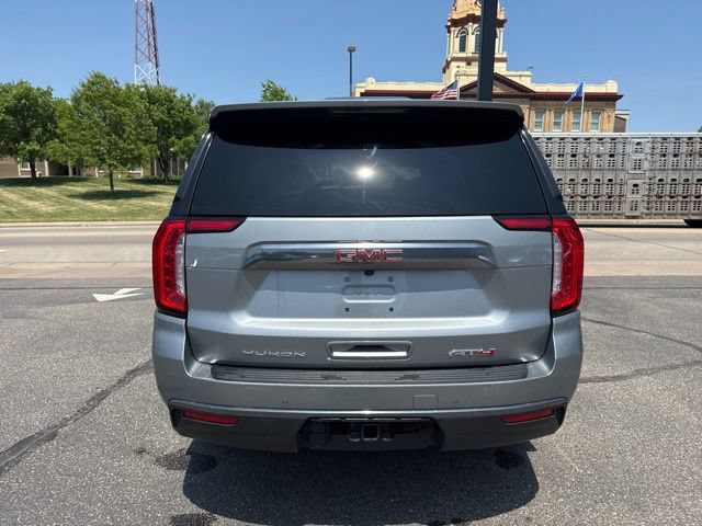 Used 2024 GMC Yukon AT4 w/ Technology Package AWD/4WD image 4