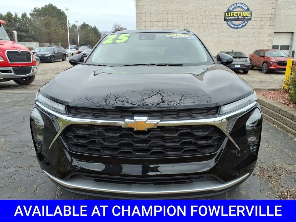 Certified 2025 Chevrolet Trax LT image 2