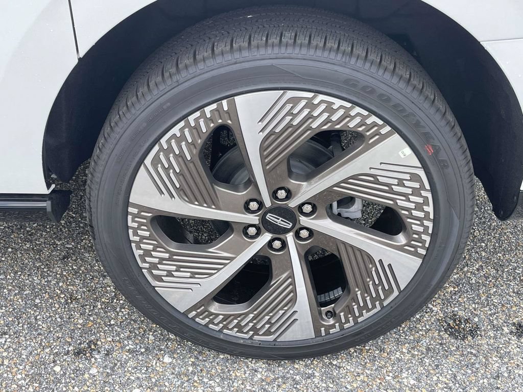 New 2027 Lincoln Navigator L Black Label w/ Black Label Special Edition AWD/4WD image 9