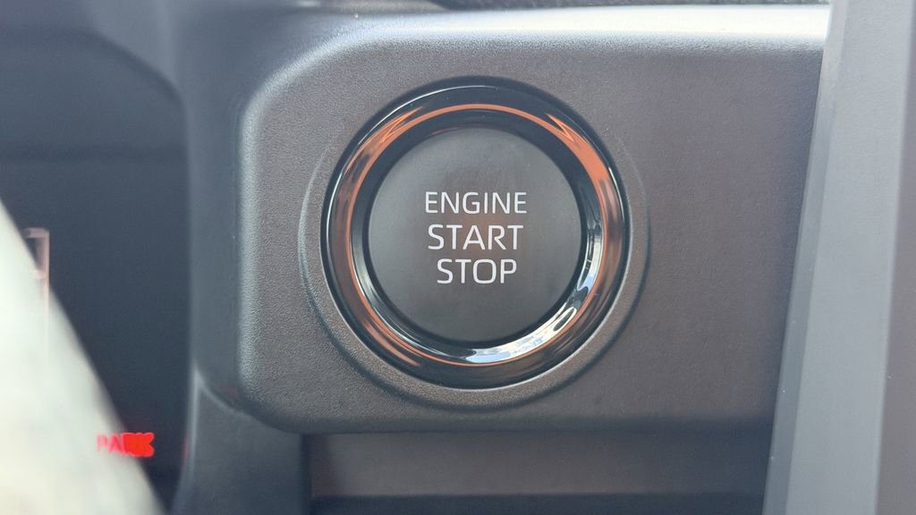 Used 2025 Toyota Tacoma SR5 AWD/4WD image 23